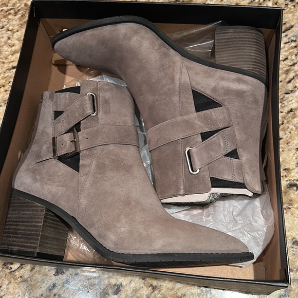 Gray suede booties size 10 New - Picture 6 of 6